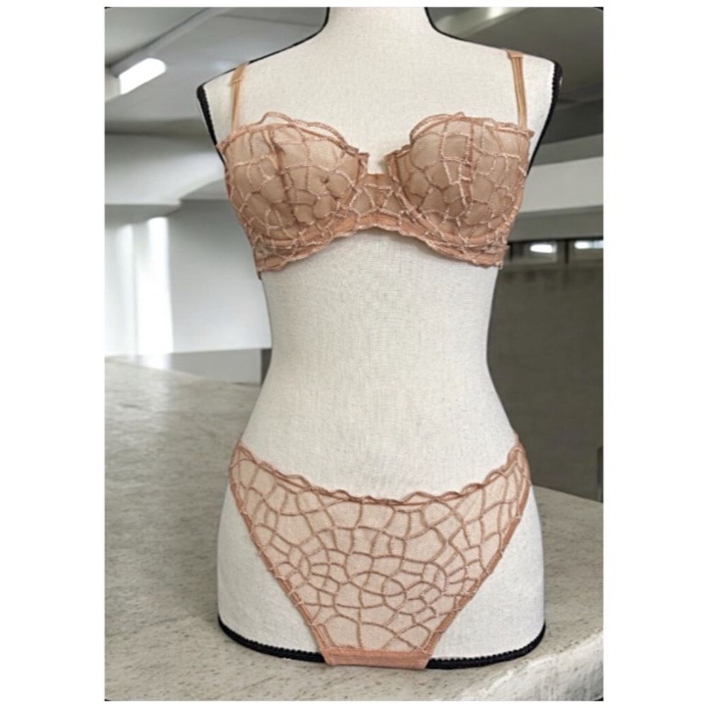 ELEGANT LACE HALF-CUP BRA AND PANTY SET